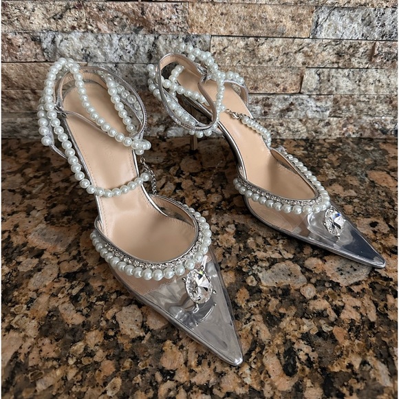MACH & MACH Diamond of Elizabeth Imitation Pearl Pointed Toe Pumps - Picture 3 of 10